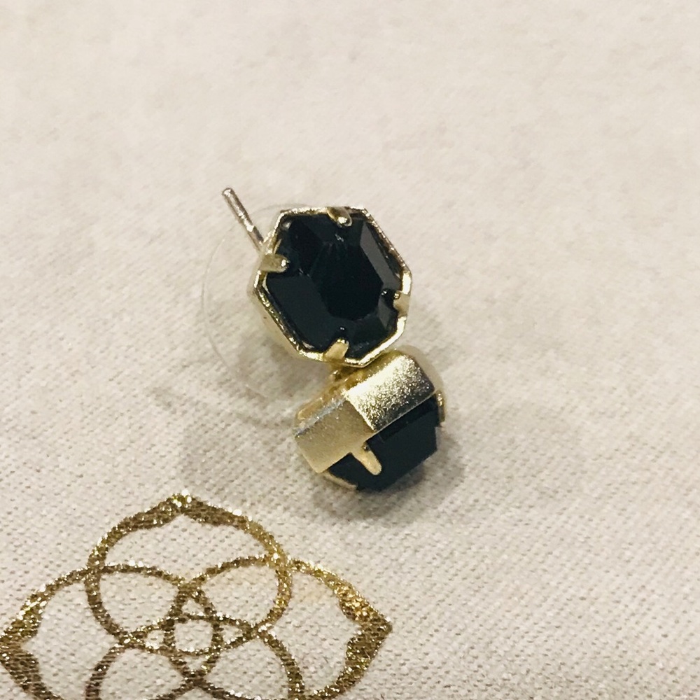 Kendra Scott studs